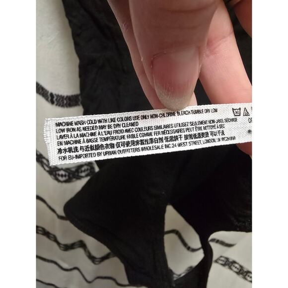 Intimately Free People black wire deep V-neck short sleeve bodysuit small - Picture 10 of 11